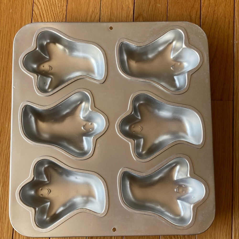 Wilton  - Vintage 1991 Aluminum GHOST NOVELTY BAKING PAN